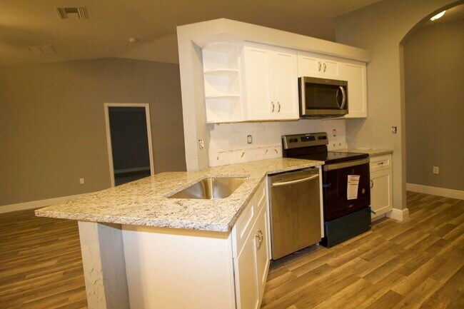 Building Photo - 5086 Rambler Rose Way