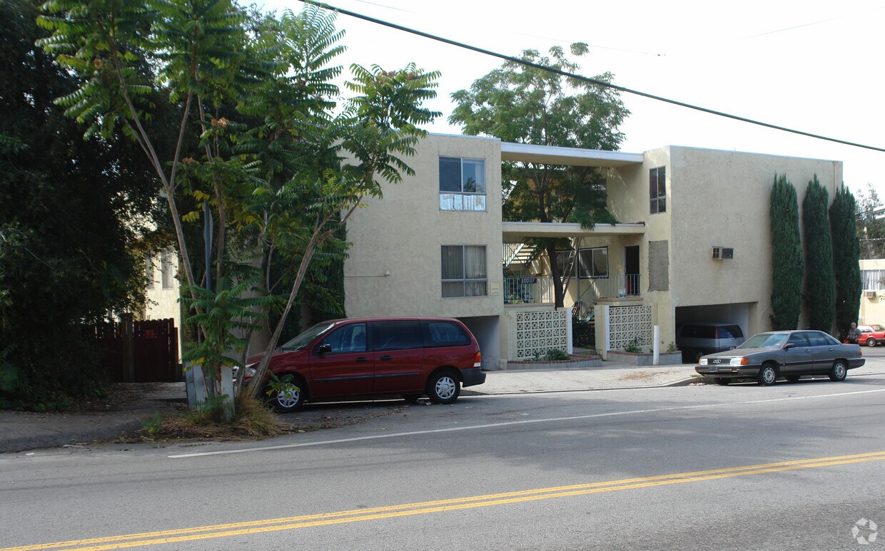 Building Photo - 10097 Tujunga Canyon Blvd