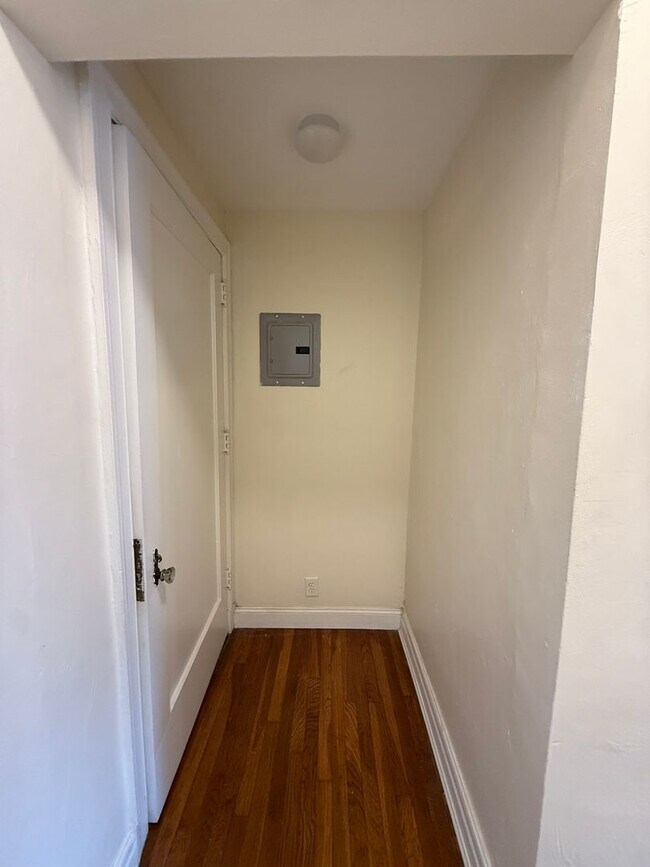 Interior Photo - New King Edward Apartments