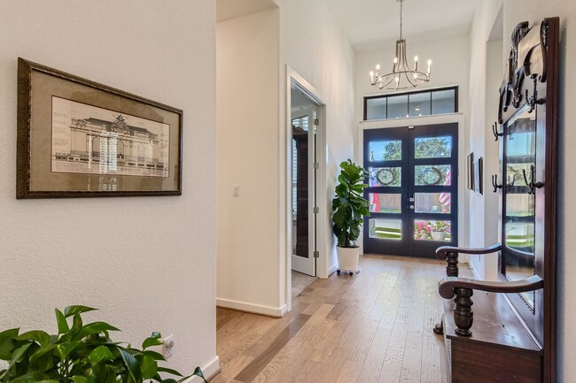 Building Photo - Available Now: Gorgeous 4 Bed/3.5 Bath wit...