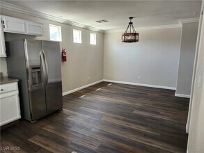 Building Photo - 5165 Paradise Skies Ave