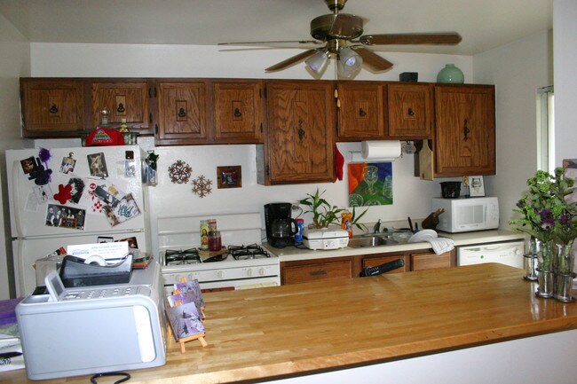 Building Photo - 371 Inland Dr
