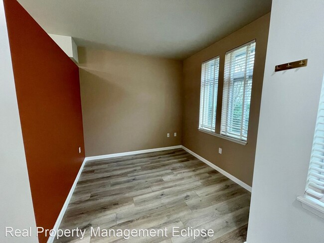 Building Photo - 2 br, 2.5 bath House - 15100 6th Ave. SW #304