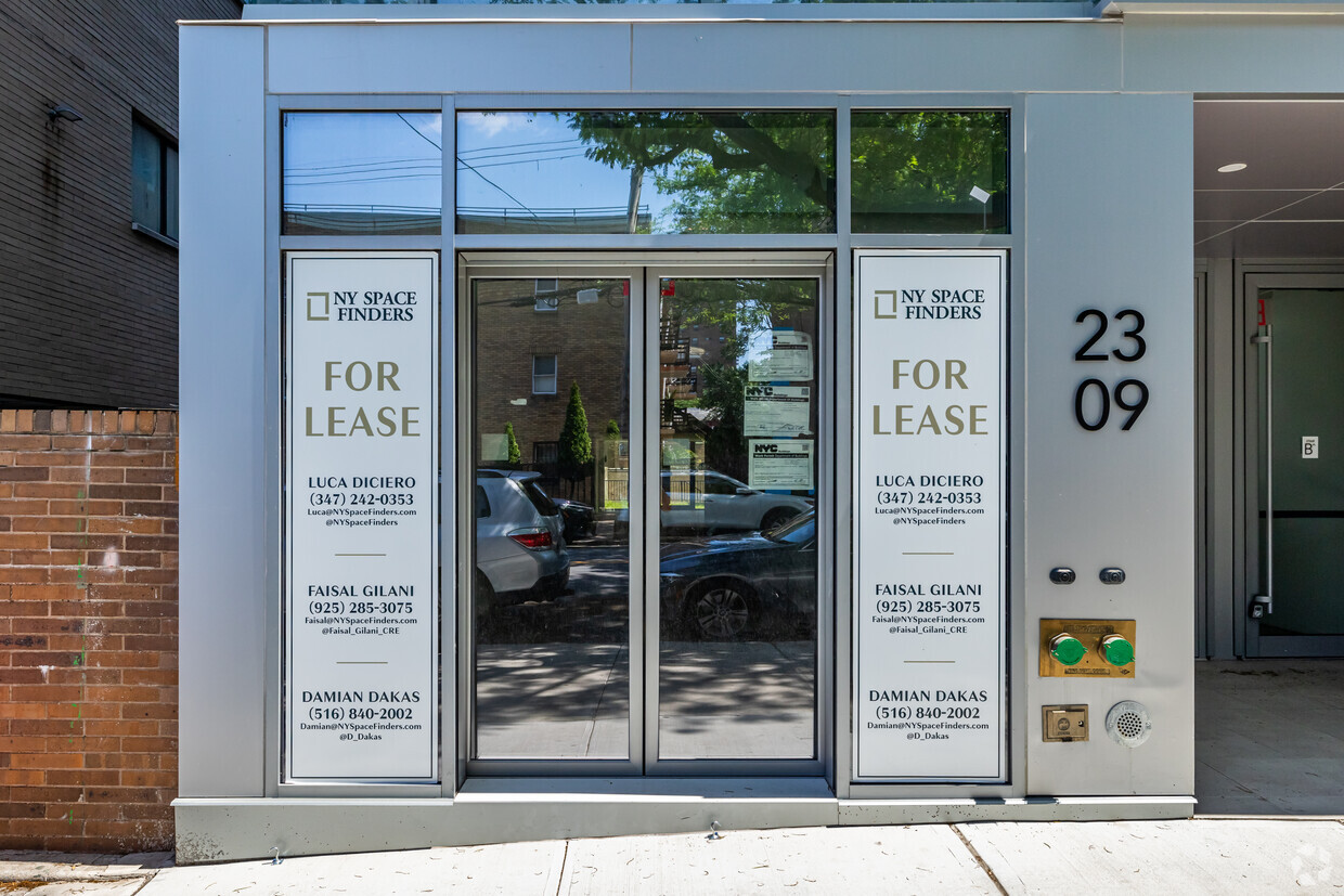 Entrance - 2309 Broadway