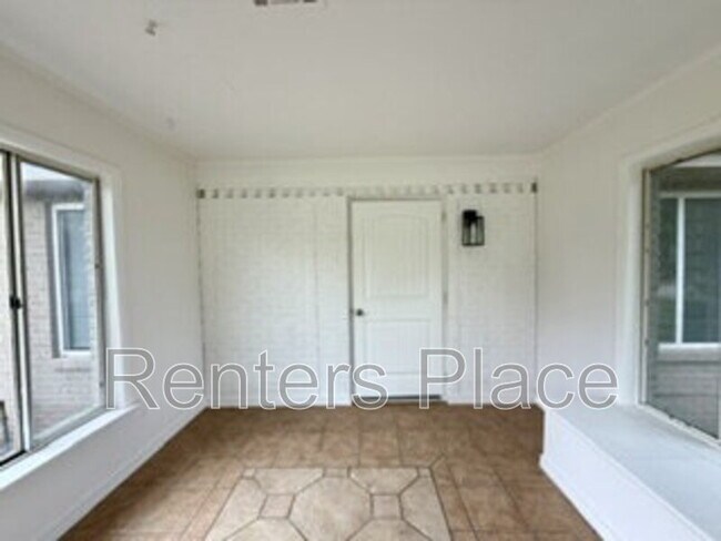 Foto del edificio - 5501 S Newport Ave