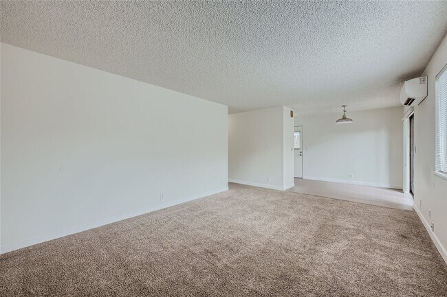 Foto del edificio - 12737 Greenwood Ave N