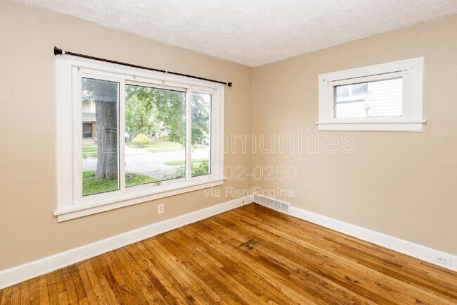 Foto del edificio - 3849 W 135th St