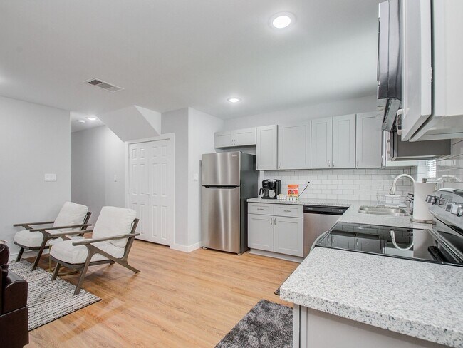 Foto del edificio - 6610 Haight St