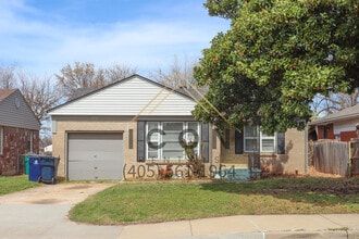 Building Photo - 3917 NW 24th St