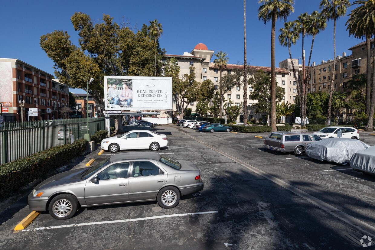 Primary Photo - Central Park Apartments