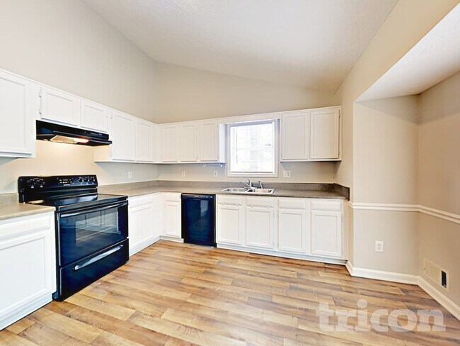 Foto del edificio - 161 Orchard Hill Dr