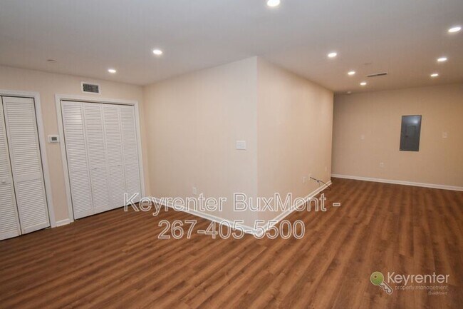 Foto del edificio - 4 W Oakland Ave