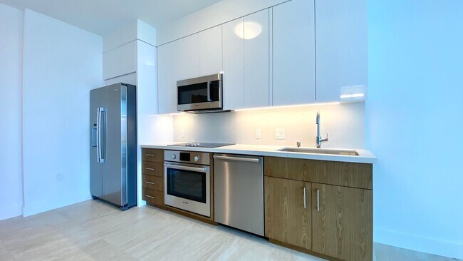 Foto del edificio - HIGH FLOOR 1 BED/1 BATH IN AZURE ALA MOANA!