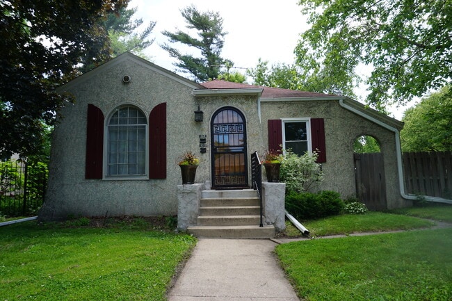 Front of house - 5047 44th Ave S