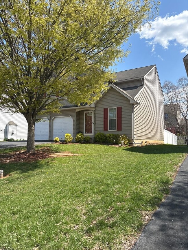 Building Photo - 720 Strayer Dr