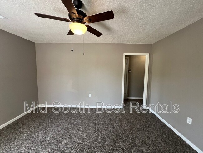 Foto del edificio - 5272 Breckenwood Dr