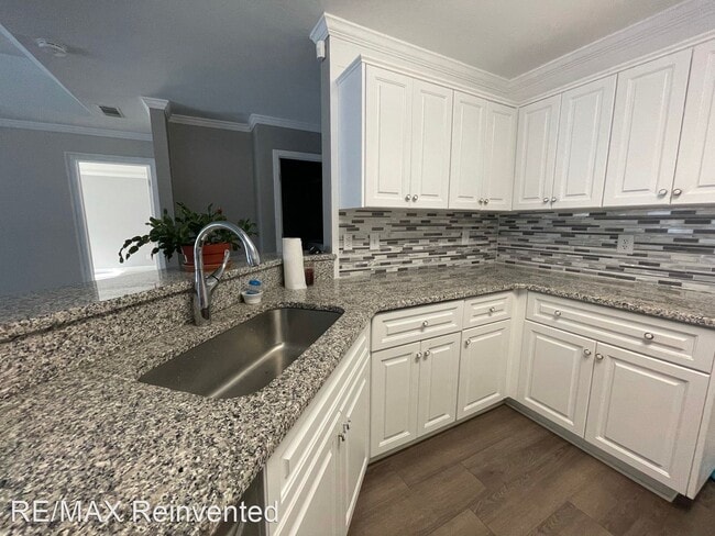 Building Photo - 2 br, 2 bath House - 1006 Grasmere Drive
