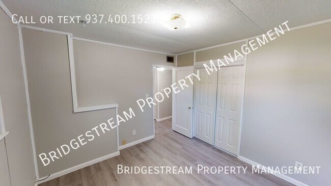 Building Photo - Updated 3 bedroom, 1 bathroom ranch home w...