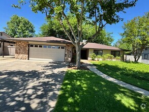 Building Photo - 356 Rivella Vista Dr