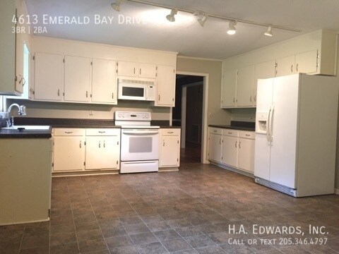 Foto del edificio - 4613 Emerald Bay Dr