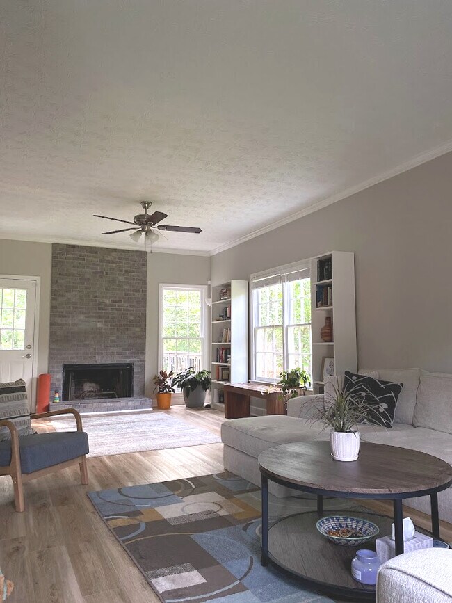 Building Photo - 2680 Sandstone Dr
