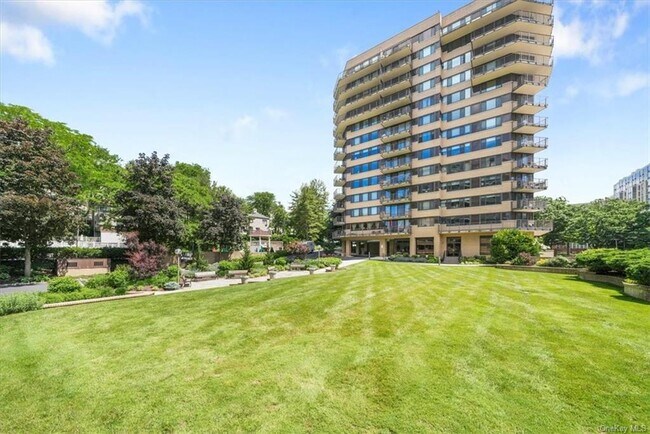 Foto del edificio - 25 Rockledge Ave