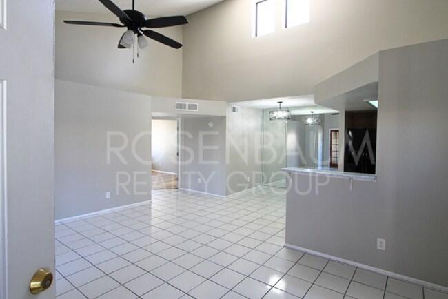 Foto del edificio - Cute and cozy 2-beds, 2-baths upstairs con...