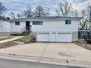 Building Photo - 2117 Chester Ave