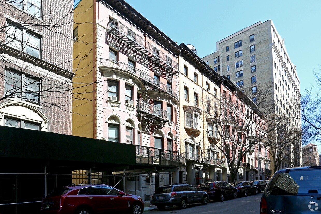 Primary Photo - 323 W 100th St