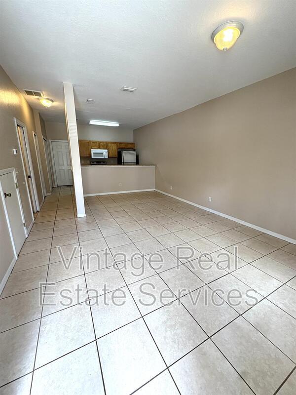 Photo - 12010 Peach Ave Apartment