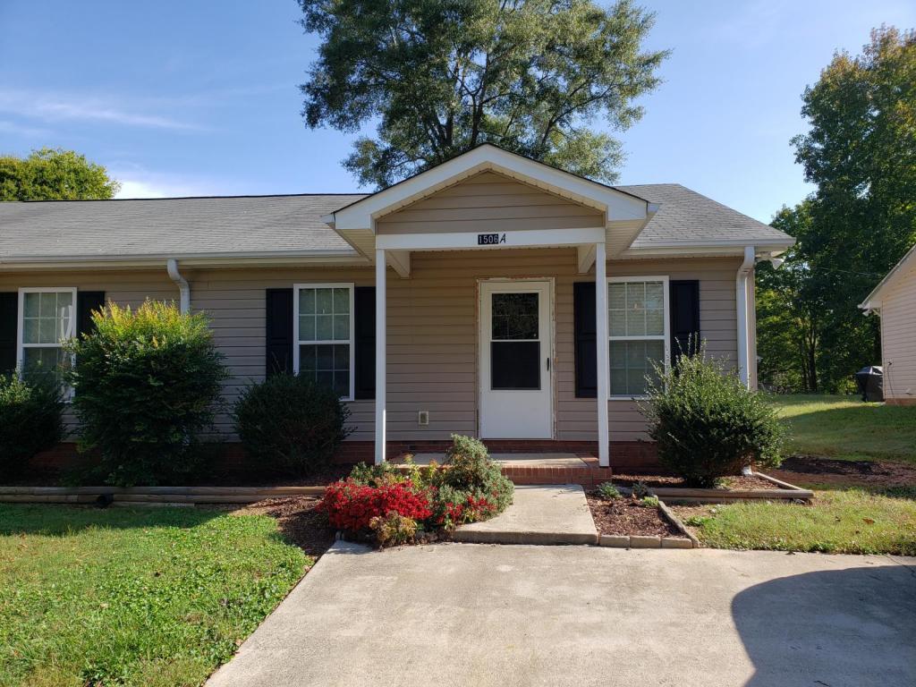 Primary Photo - 1506A Highland Ave