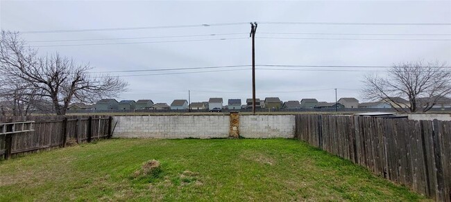 Building Photo - 18020 Honey Locust Ln