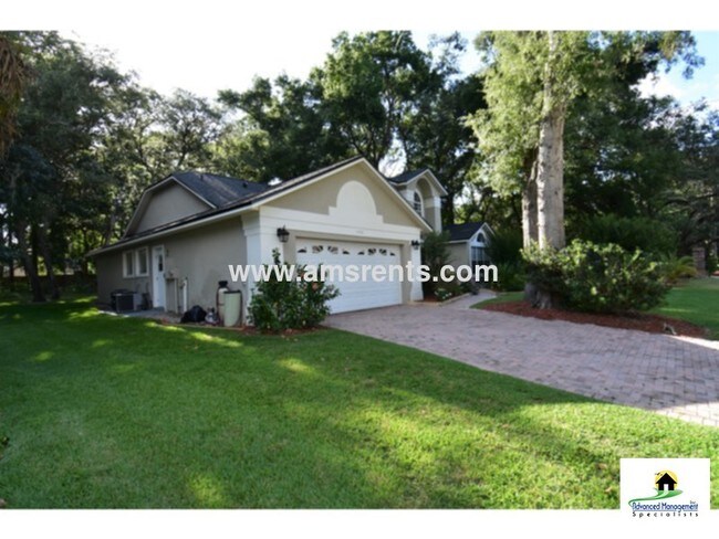 Building Photo - 1498 Deer Lake Cir