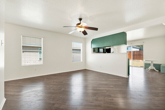 Building Photo - Cozy 3 Bedroom Home in Far West San Antonio!