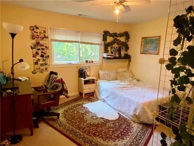 Foto del edificio - 1000 Curran St NW