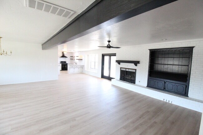 Foto del edificio - 5613 NW 115th St