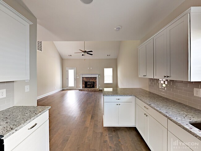 Building Photo - 95 Mandy Ln