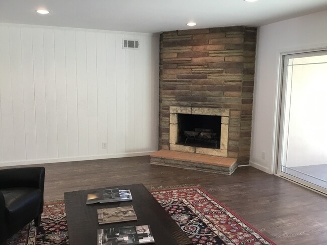 Foto del edificio - 15154 Enadia Way