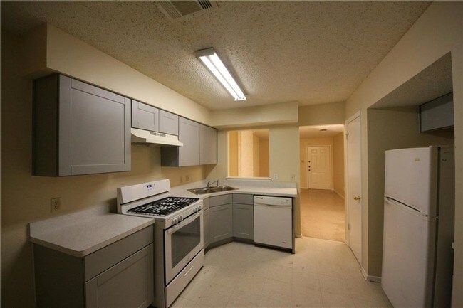 Foto del edificio - 2000 E Stassney Ln