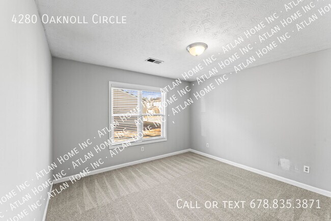 Foto del edificio - 4280 Oaknoll Cir