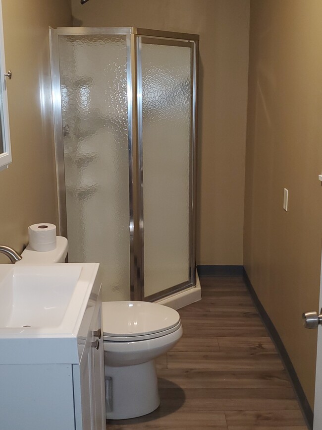 bathroom - 2903 California Ave