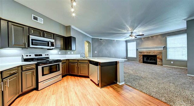 Foto del edificio - 670 Louis Henna Blvd