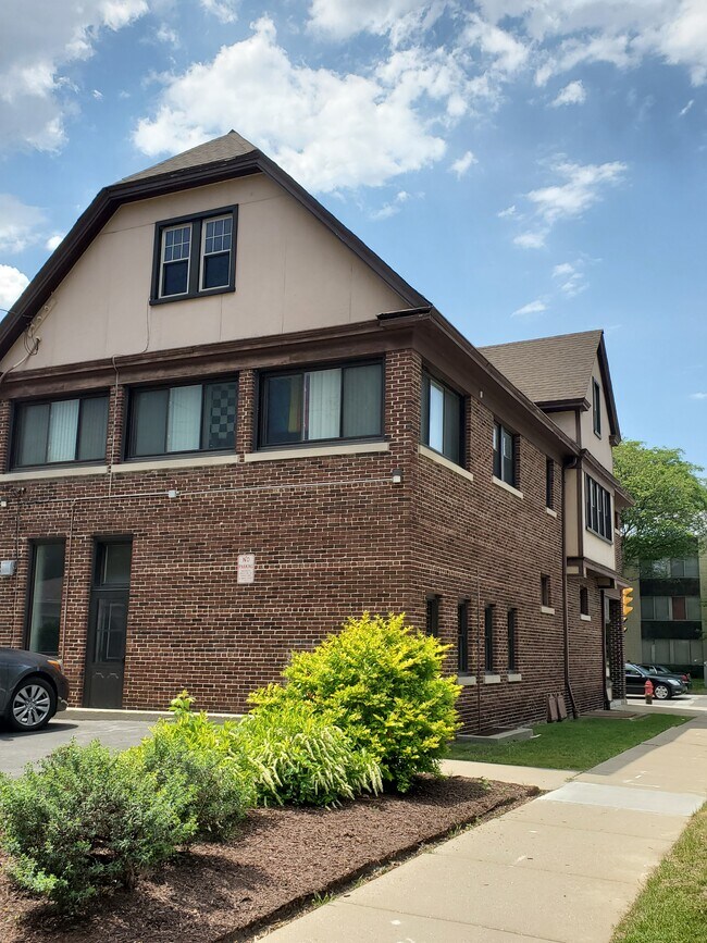 Conveniently located on the corner of Oakland and Edgewood. - 3494 N Oakland Ave