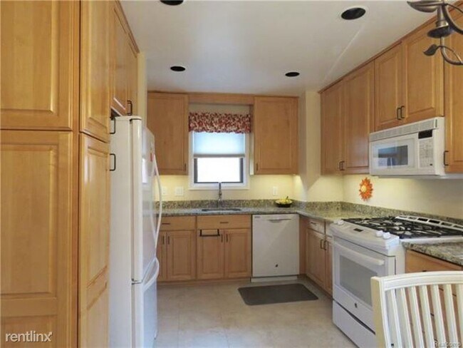 Building Photo - 3 br, 2 bath House - 2105 N Wilson Ave