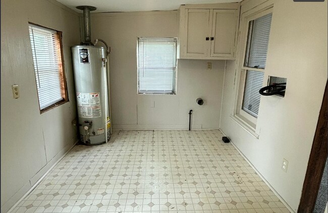 Building Photo - Charming 1-Bedroom Rental in the Heart of ...