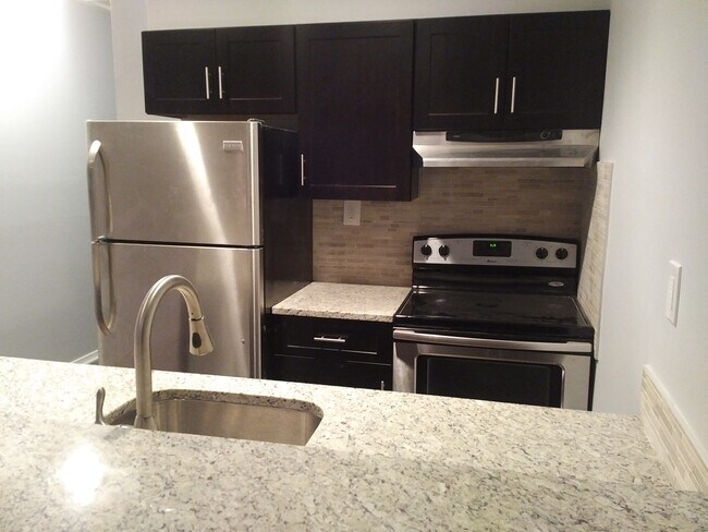 Building Photo - 82 Jackson St