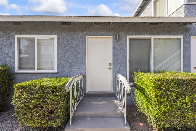 Building Photo - 4388 Ventura Canyon Ave