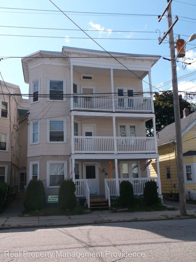 Primary Photo - 216 Wood Ave