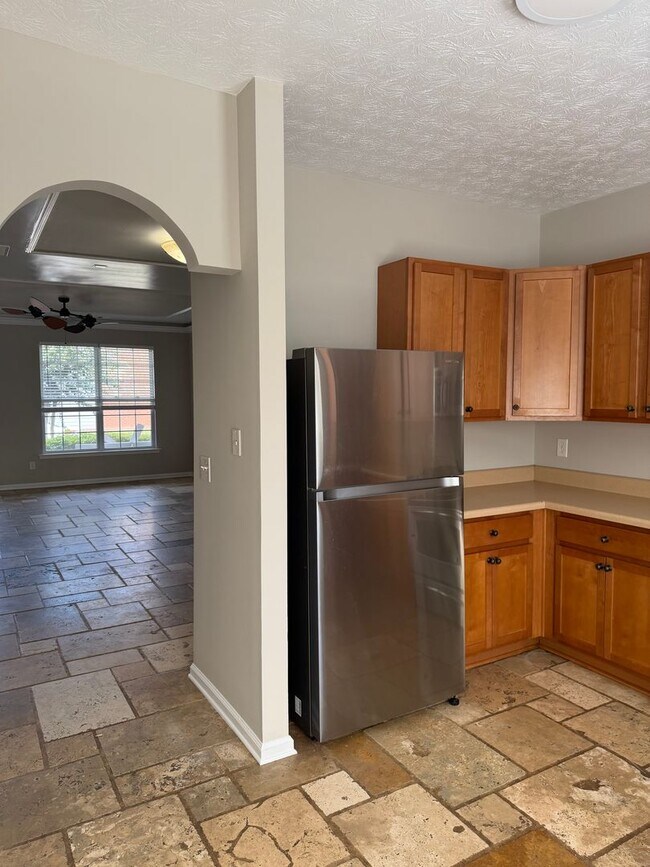 Building Photo - 6262 Shoreview Cir