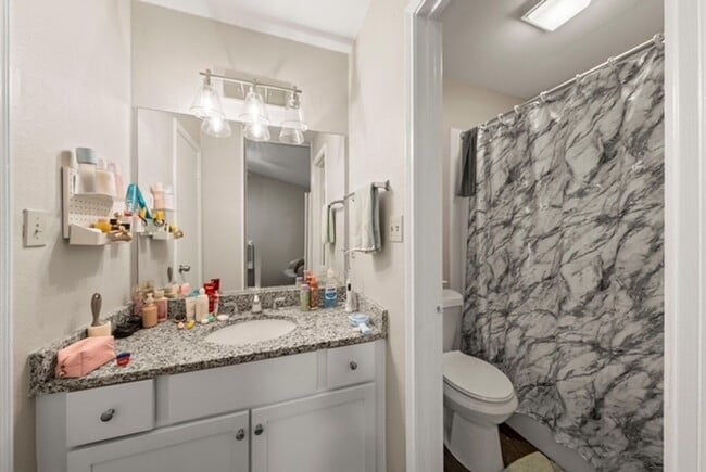 Building Photo - Tastefully Renovated 3/2.5 Condo Steps fro...